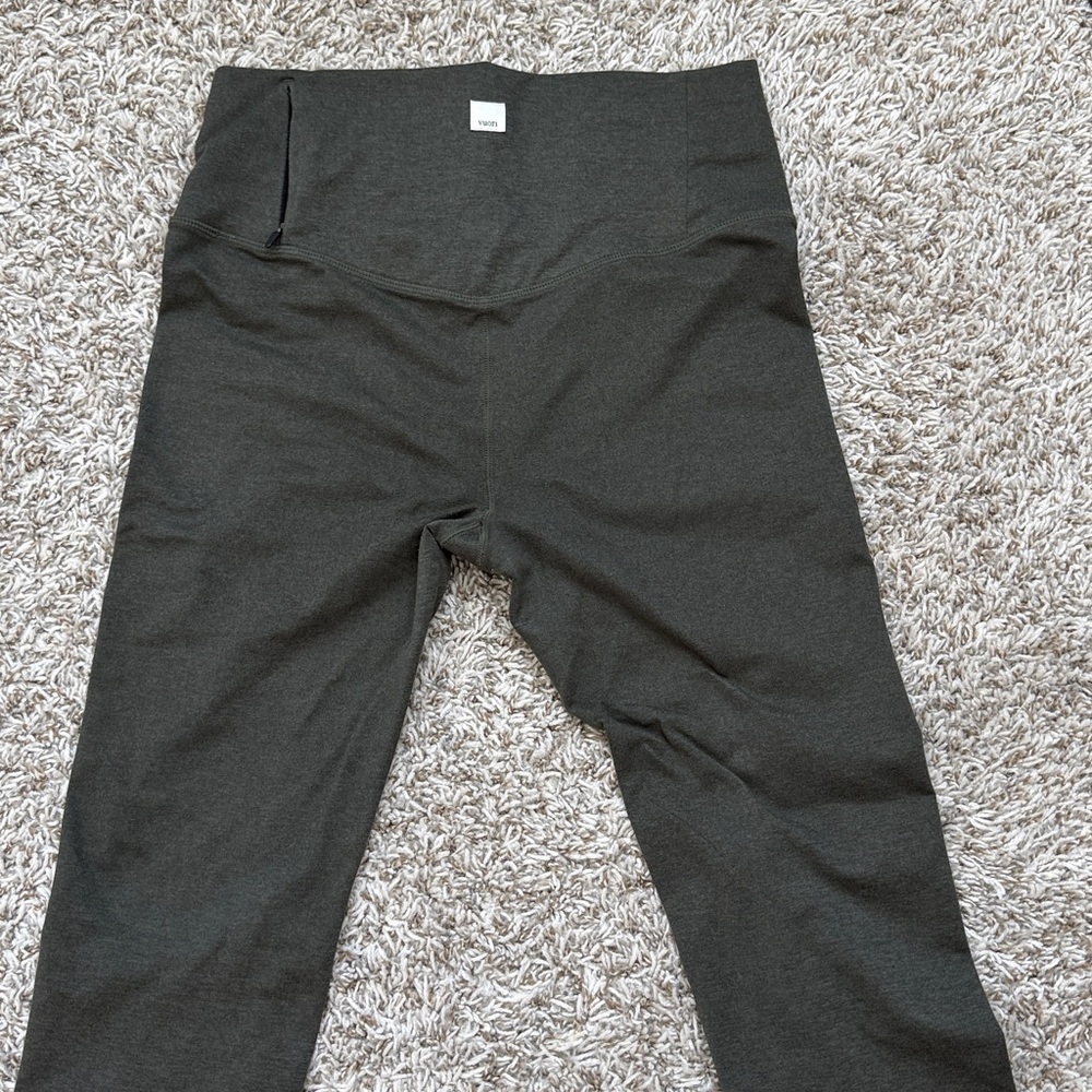 Vuori 7/8 Legging Green Heathered size Medium - Picture 12 of 12